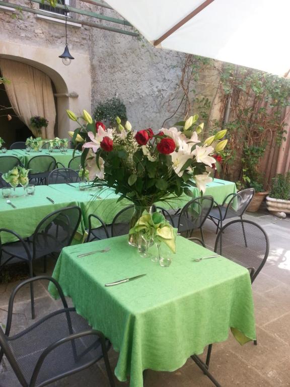 Fotografie z fotogalerie ubytování Hôtel la Fête en Provence v destinaci Vaison-la-Romaine