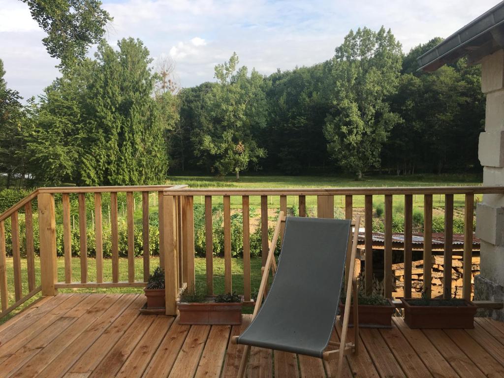 Balkón nebo terasa v ubytování studio avec terrasse Abbaye d'Aiguevive