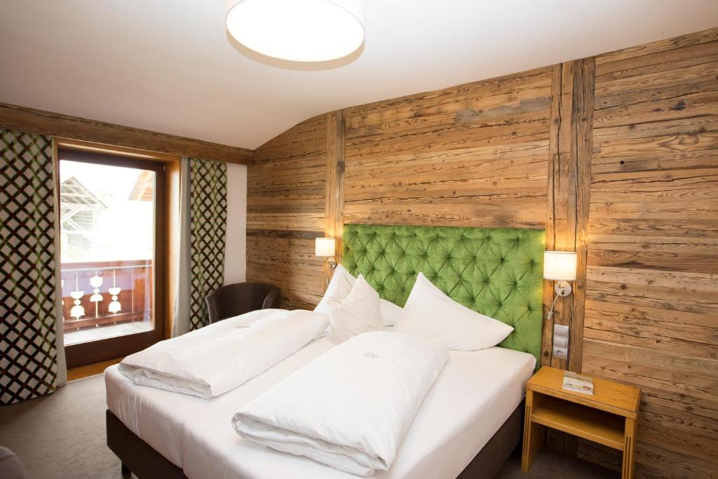 Fotografie z fotogalerie ubytování Hotel zum Weissensee v destinaci Weissensee