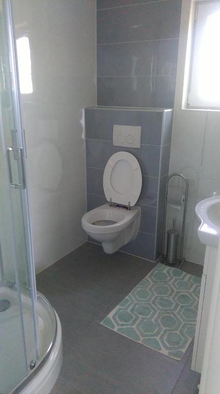 Koupelna v ubytování Apartmani Vila Dadić