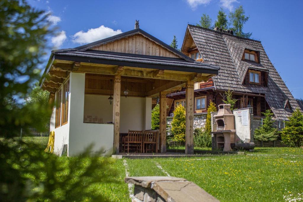 Budova, v ktorej sa apartmán nachádza