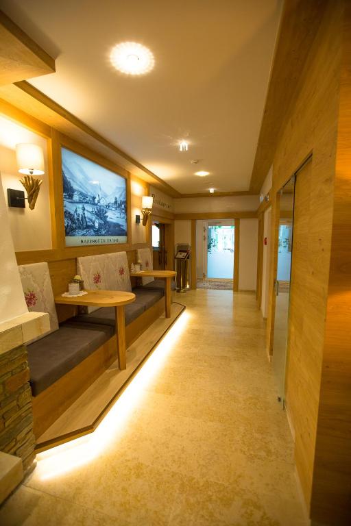 TV a/nebo společenská místnost v ubytování Hotel St. Georg