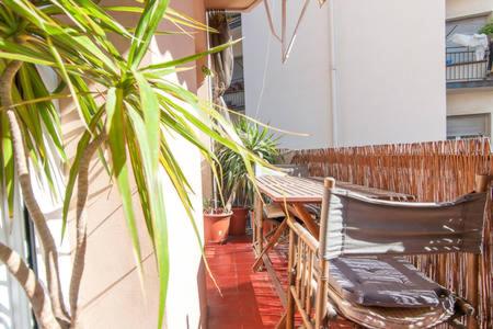 Three Bedroom Apartment in Sants - Three-Bedroom Apartment