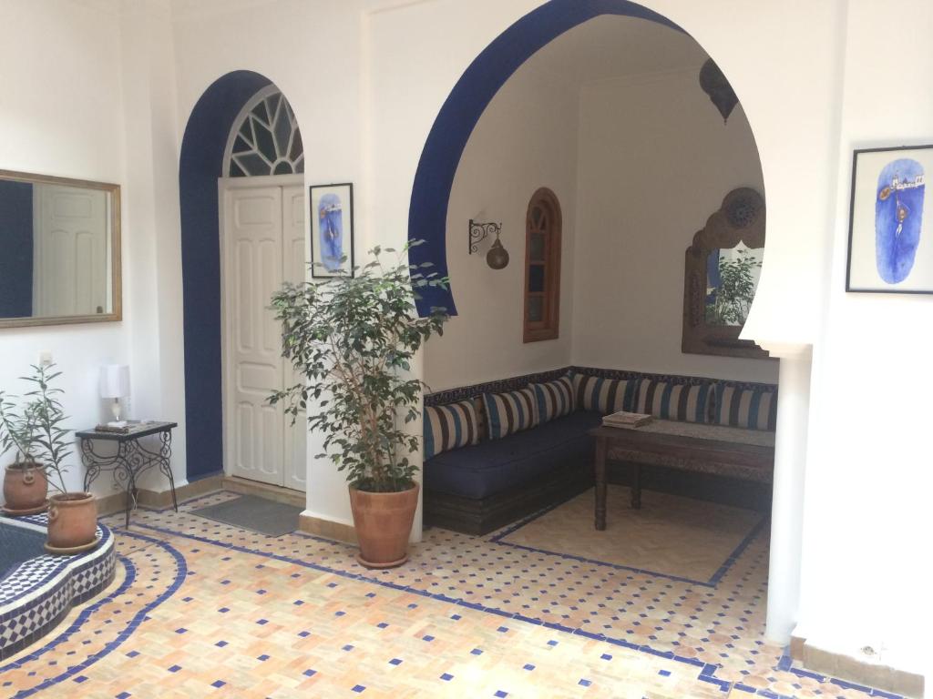 Uma área de estar em Riad Aicha