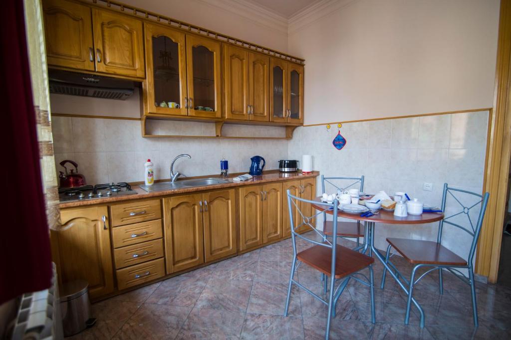 Kuchyň nebo kuchyňský kout v ubytování G&G House