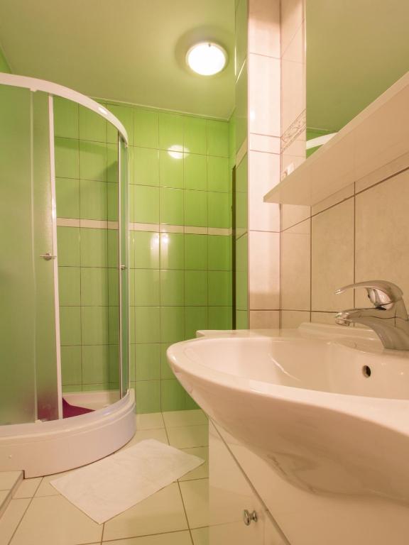 House Josipa - One-Bedroom Apartment With Terrace