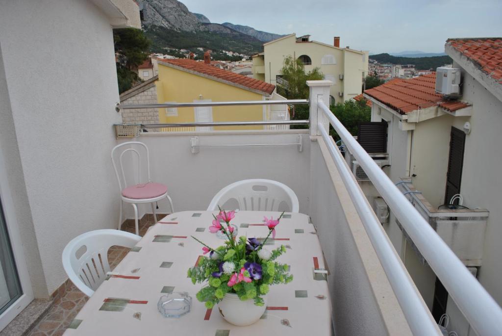 Balkón nebo terasa v ubytování Apartmani Dalmadino