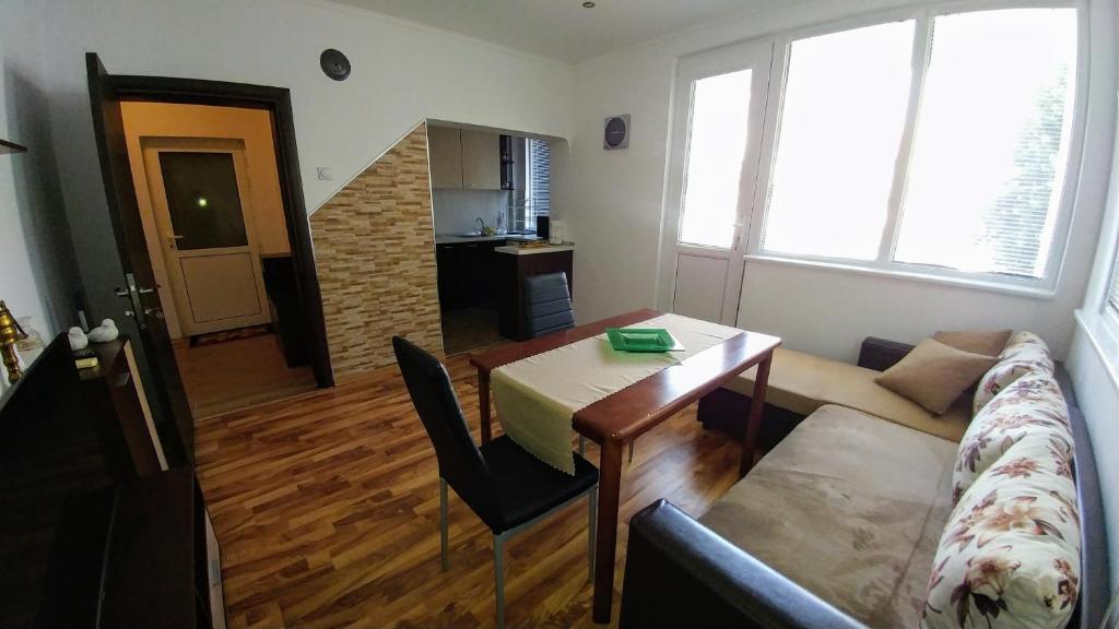 Single Apartment Elit