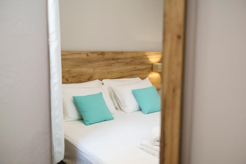 Yasmine Apartments and Rooms - 11