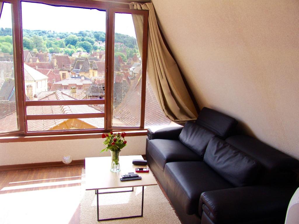 FRANRÉAL, 4 Appartements - 5