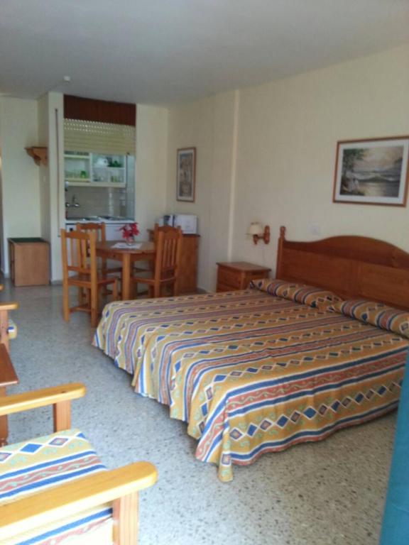Posteľ alebo postele v izbe v ubytovaní Apartamentos Girasol II