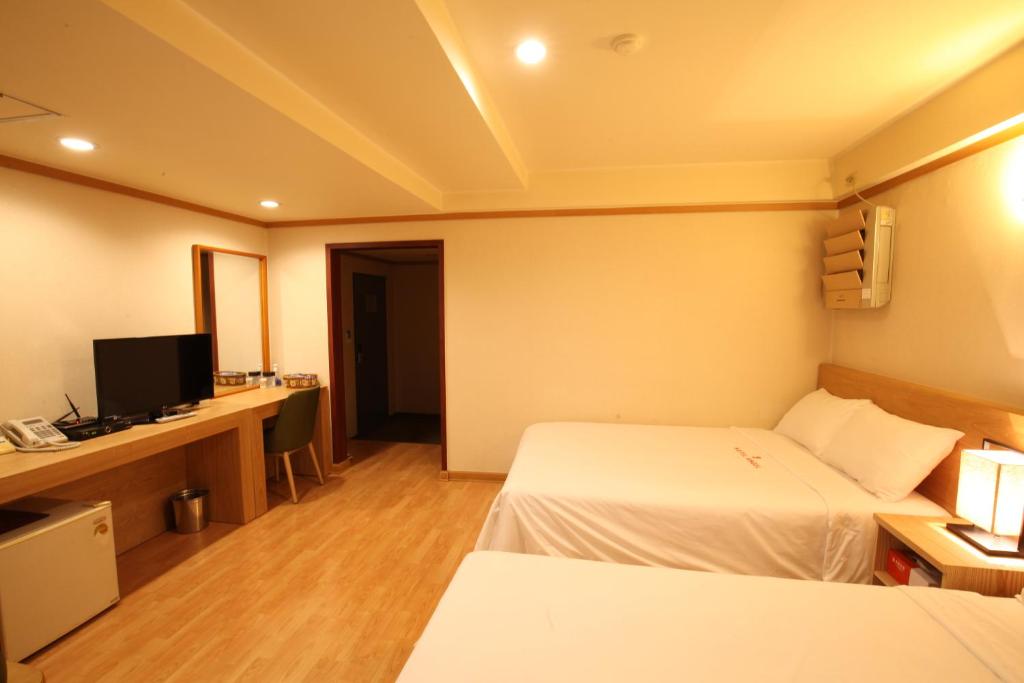 Angel Hotel - Business Twin Room