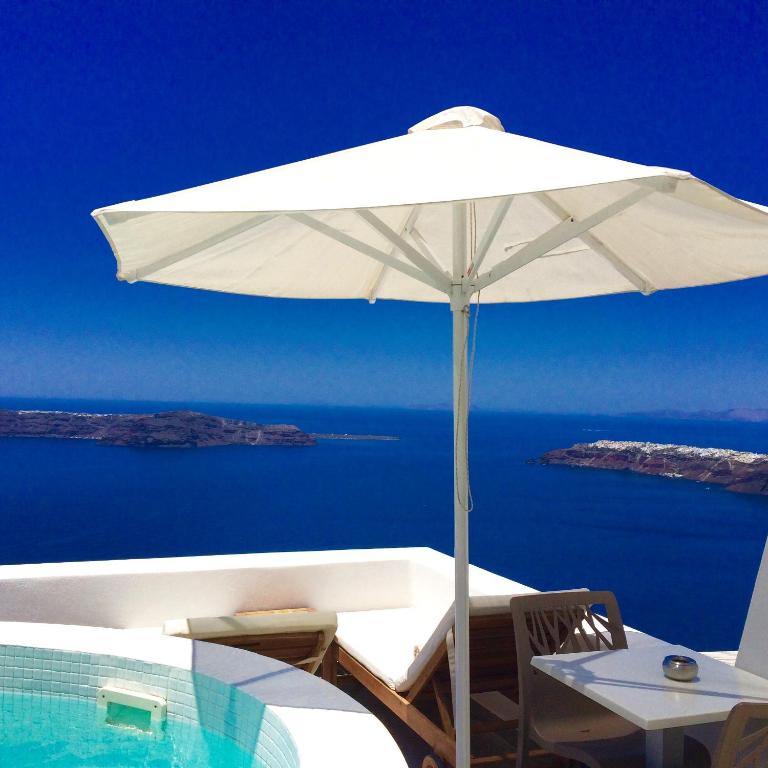 The swimming pool at or close to Caldera's Majesty