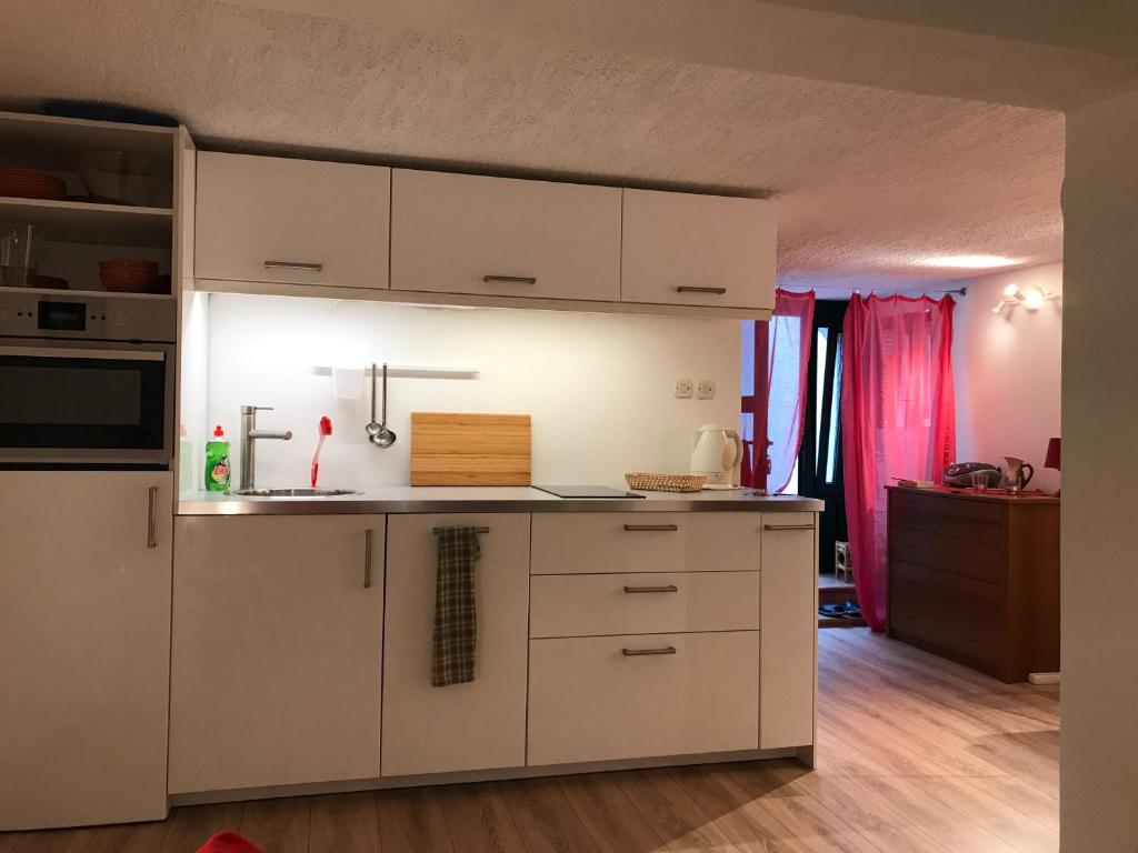 Kuchyň nebo kuchyňský kout v ubytování Summer Home in Krk Center "Casa Magdalena"