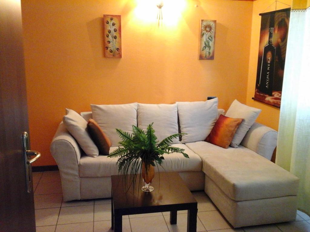 A seating area at Appartamento del Parco