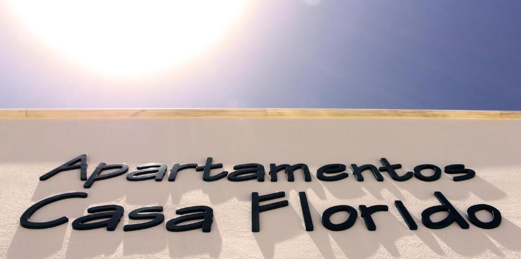 a sign for aaciones caza florida at Apartamentos Casa Florido in Torremolinos