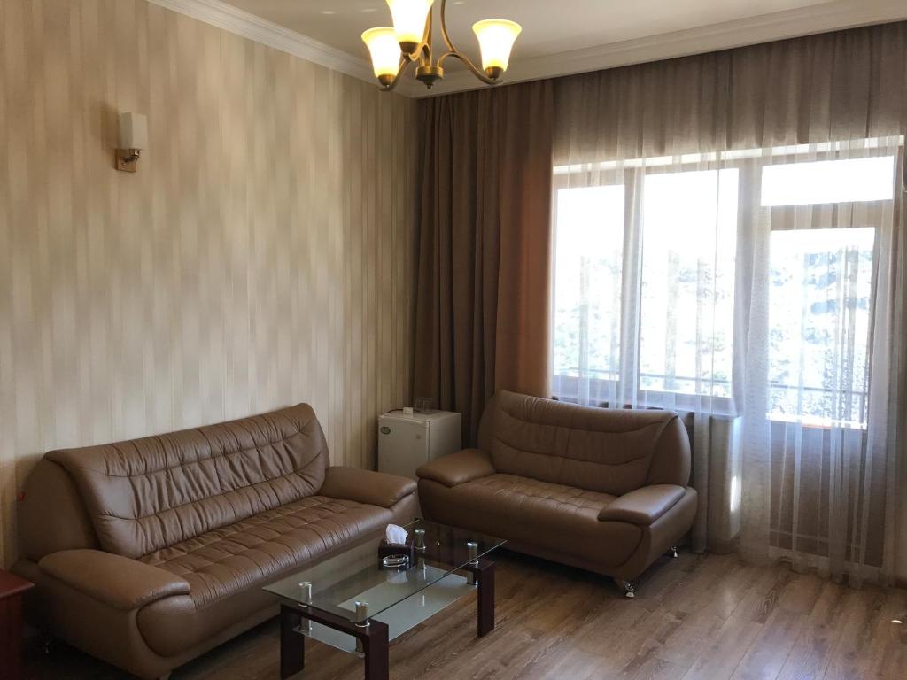 Posezení v ubytování Capital Hotel