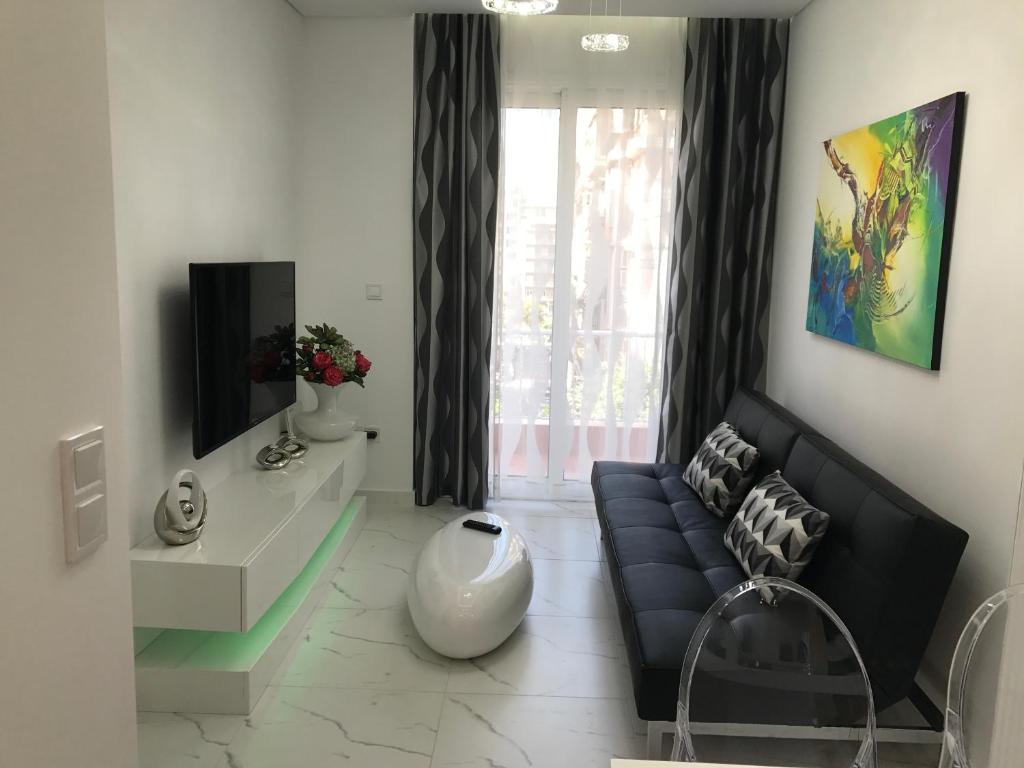 Laura City Egnatia - 2