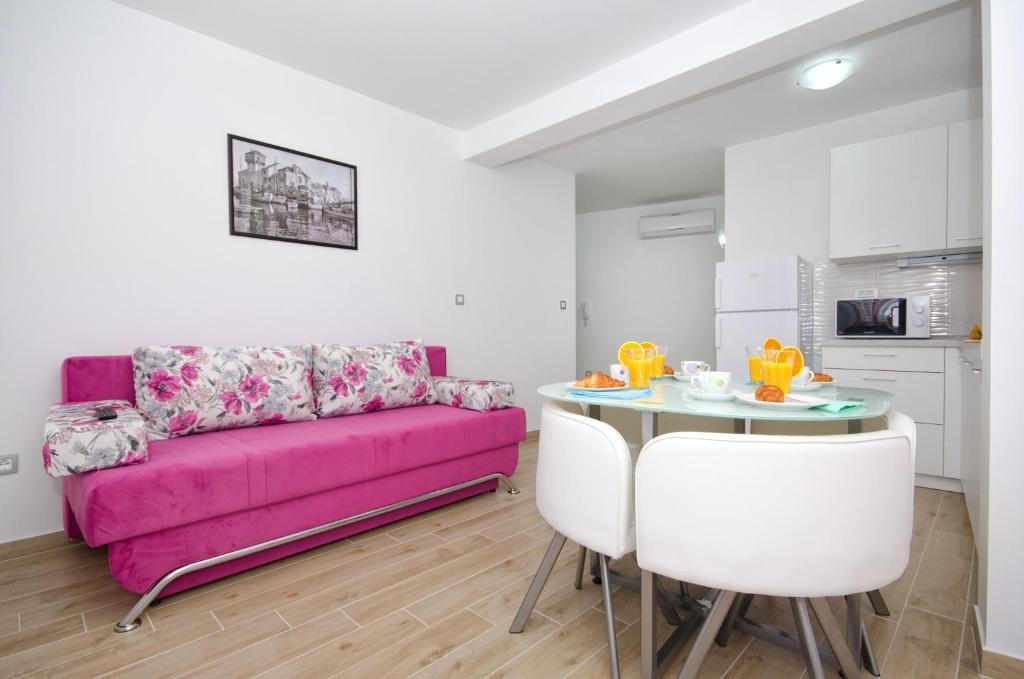 Kuchyňa alebo kuchynka v ubytovaní Apartments Keli
