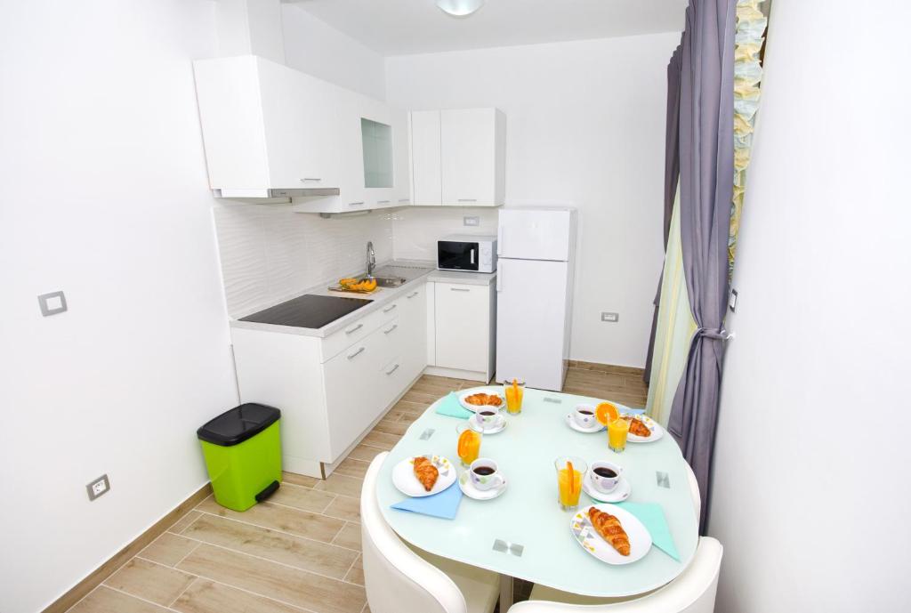 Kuchyňa alebo kuchynka v ubytovaní Apartments Keli