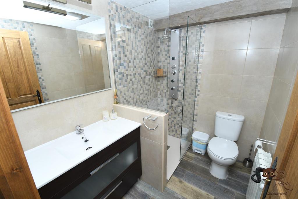 A bathroom at Casa el Autillo l