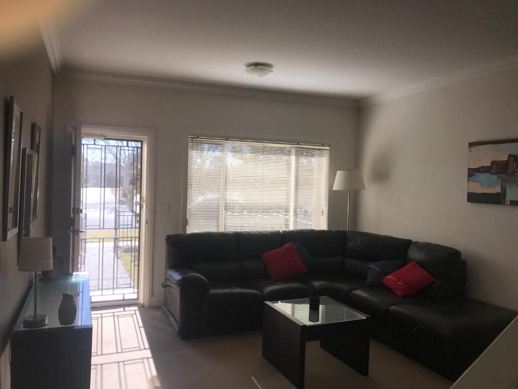 Travers Street Apartment