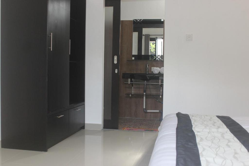 Silvy Guesthouse - 8