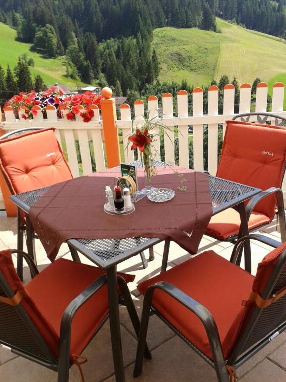 A balcony or terrace at Maria's Sonnenquartier