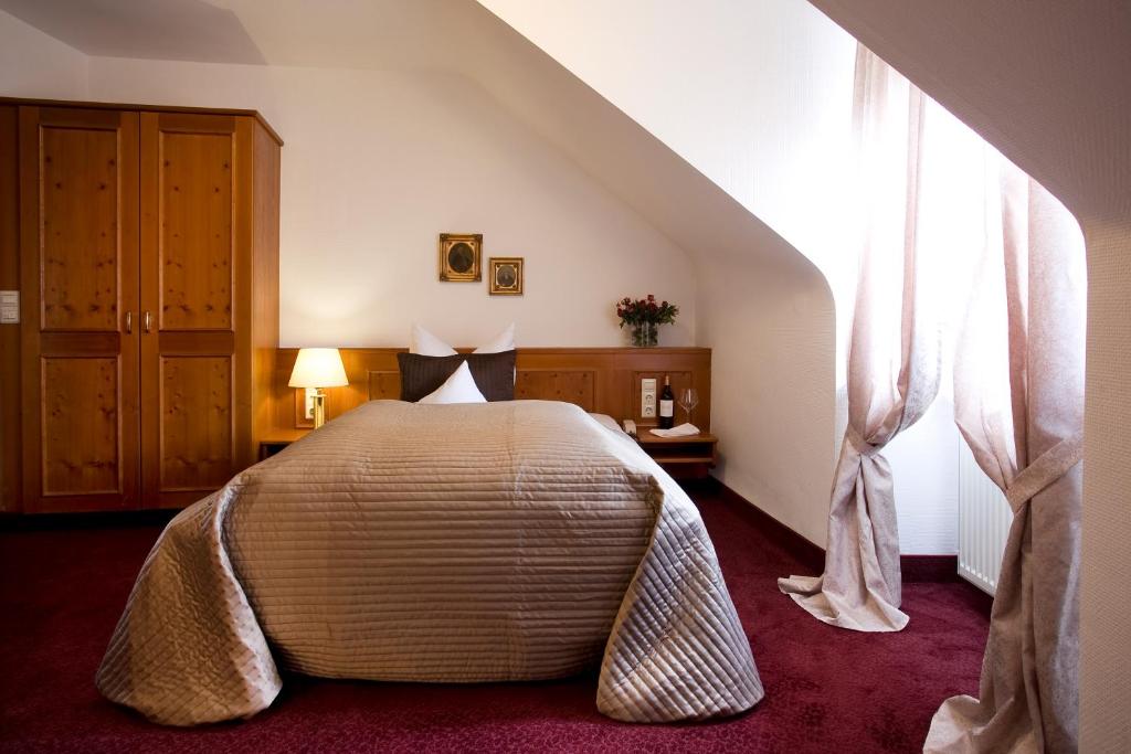 Hotel Traube nähe Messe Stuttgart - Resim 16