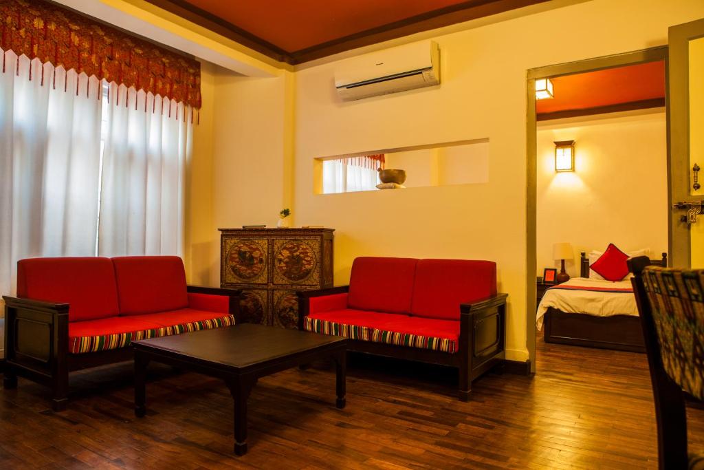 Posezení v ubytování Shambaling Boutique Hotel