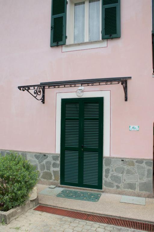Fotografie z fotogalerie ubytování La Riva v destinaci Coreglia Ligure