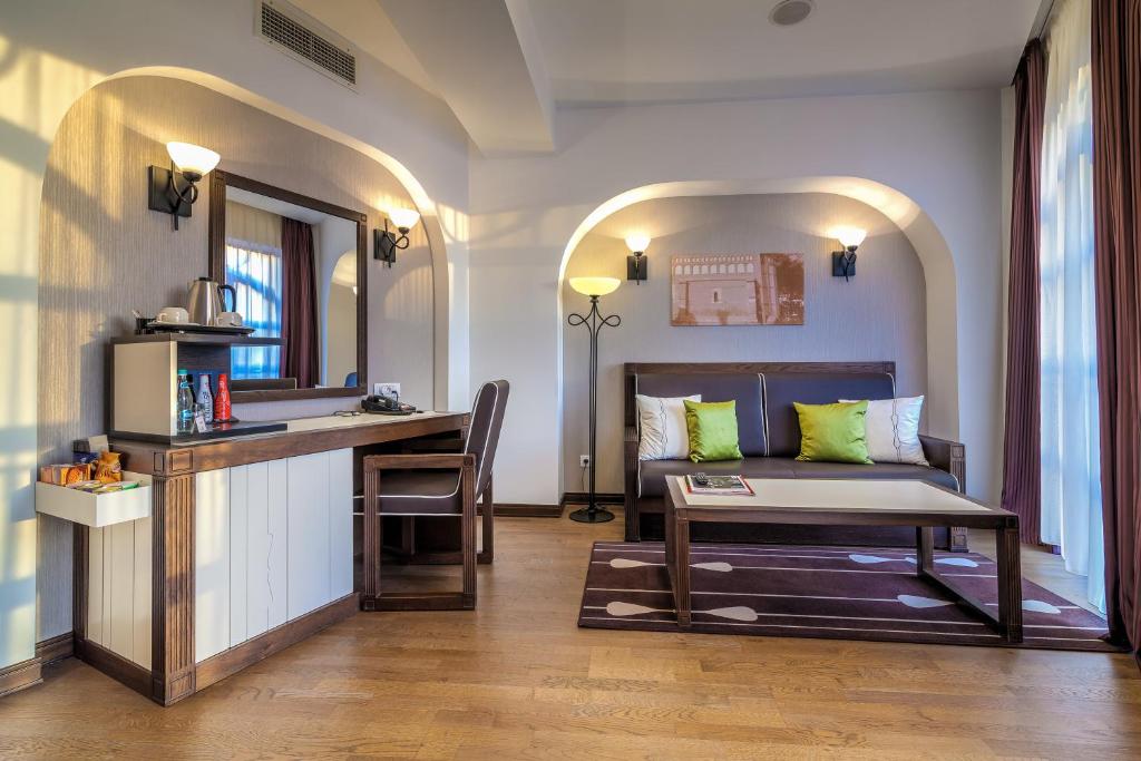 
Executive Suite with Free WiFi
