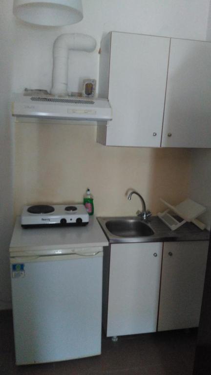 Ermou Studios - Appartement Met Uitzicht Op De Bergen