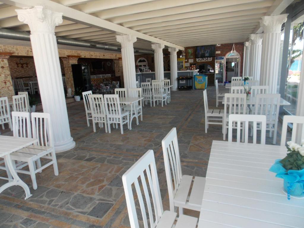 Restaurace v ubytování Sunset Suites