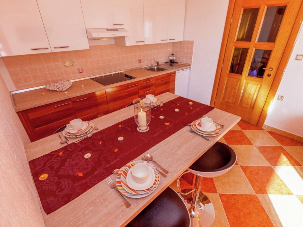 Fotografia z galérie ubytovania Luring Apartment in Dramalj with Swimming Pool v Dramalji