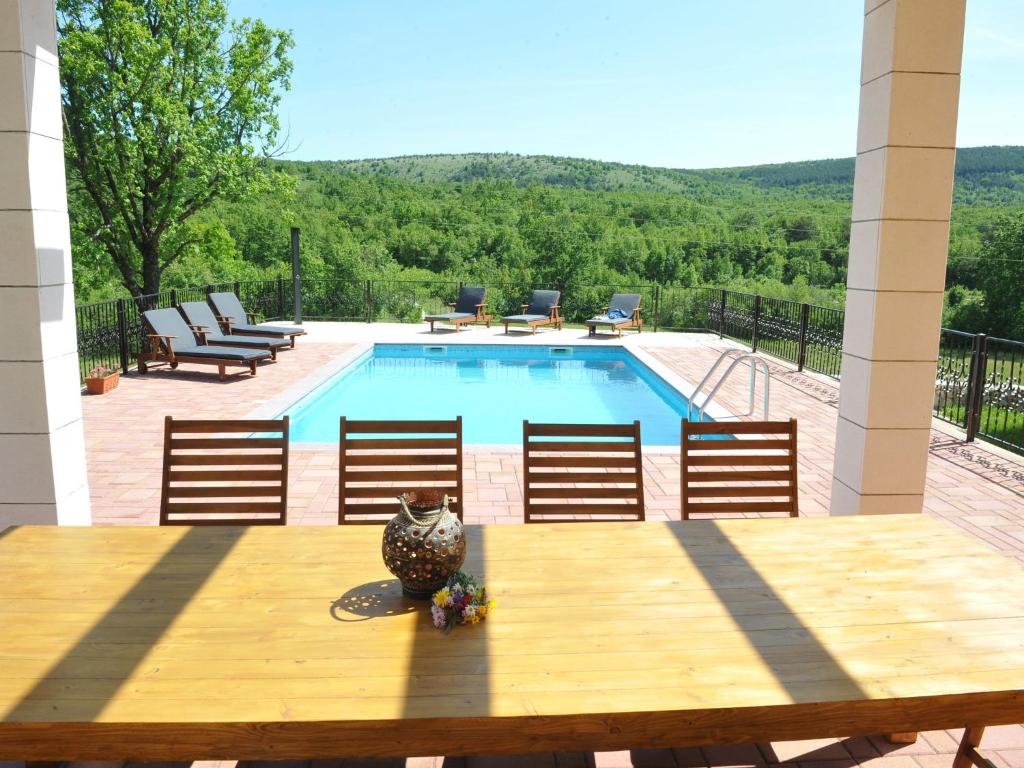 Uma vista da piscina em Luxurious Villa in Tijarica with a Private Pool ou nas proximidades