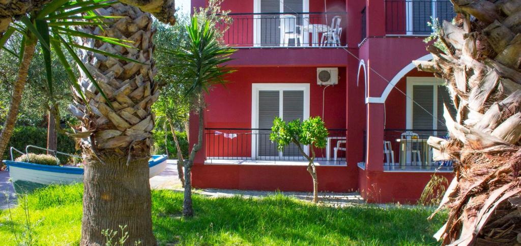 Κήπος έξω από το No Name Apartments