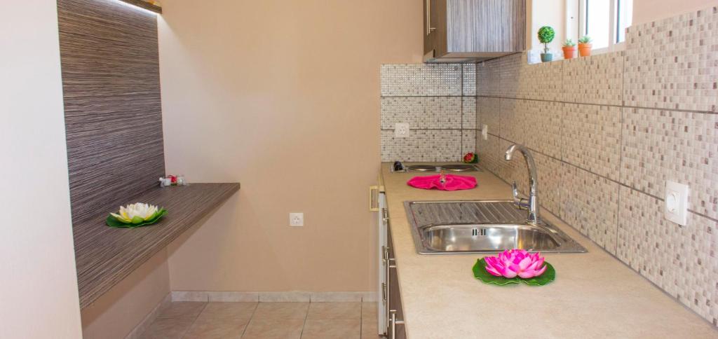 No Name Apartments - 12