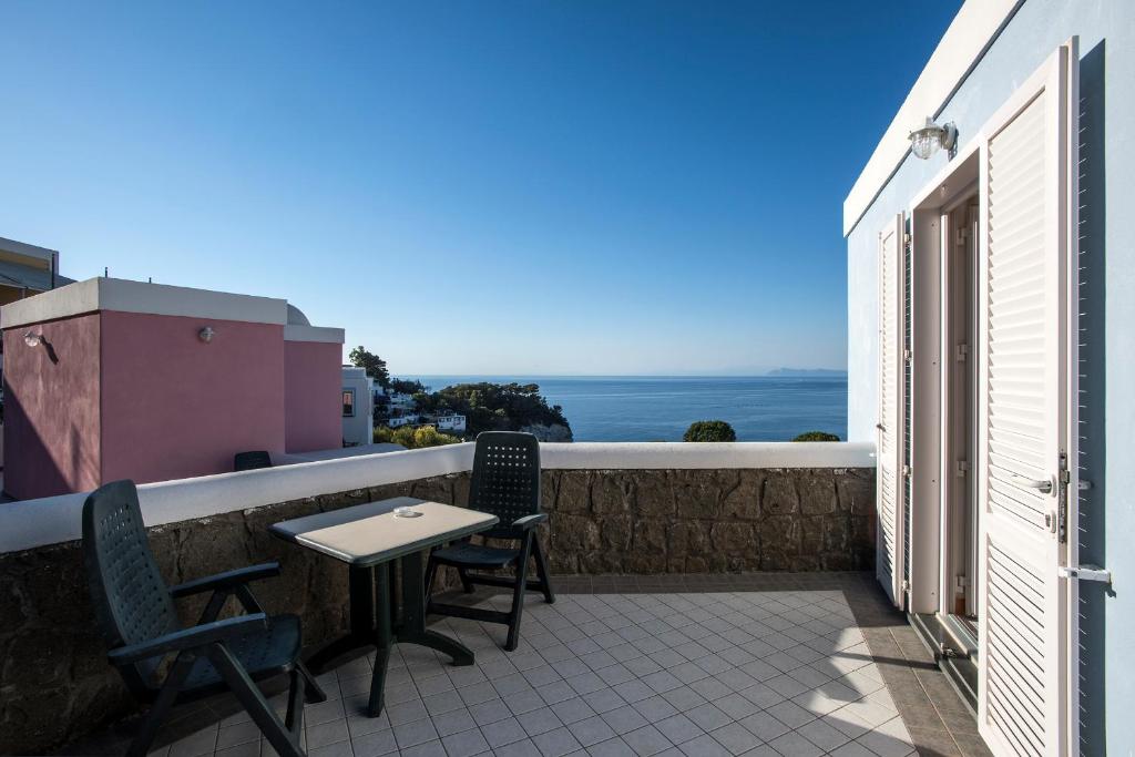 Nespecifikovaný výhled na moře nebo výhled na moře při pohledu z hotelu