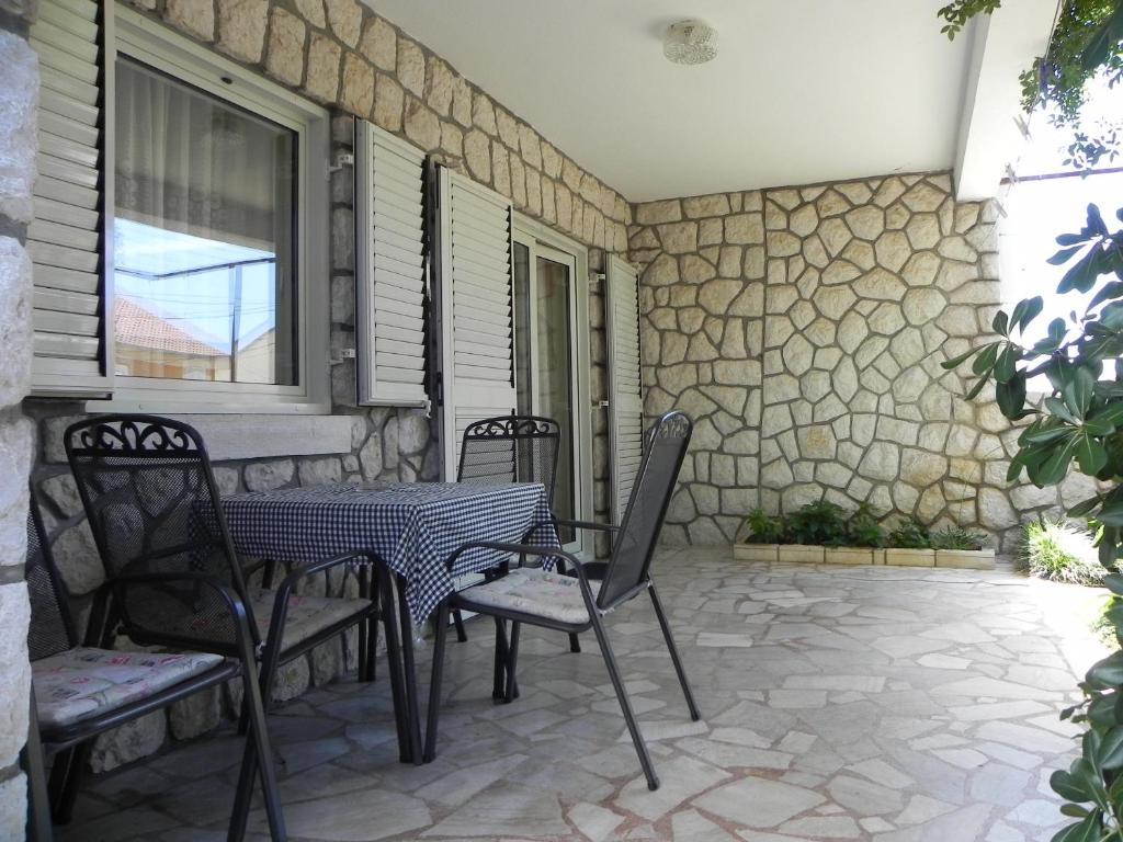 Apartments Katalenić - Appartement Avec Terrasse