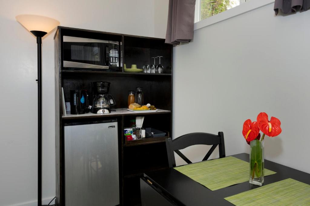 Kuchyň nebo kuchyňský kout v ubytování Hale 'Ohu Bed & Breakfast