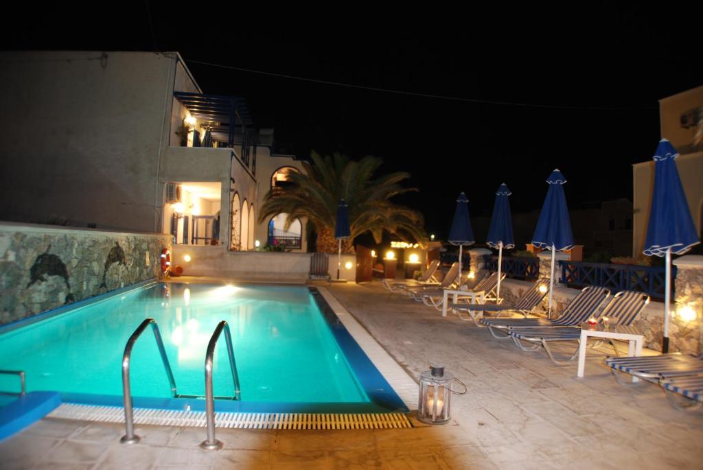 Piscina di Aretousa Villas o nelle vicinanze