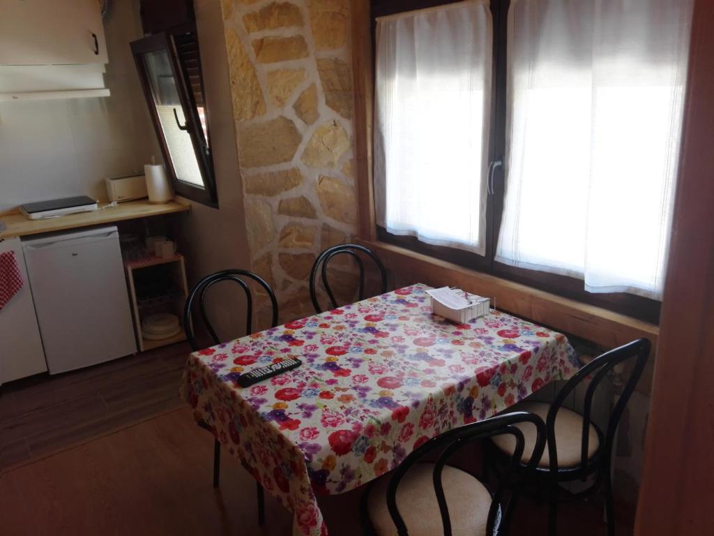 A kitchen or kitchenette at Abadía del Marqués de Avila