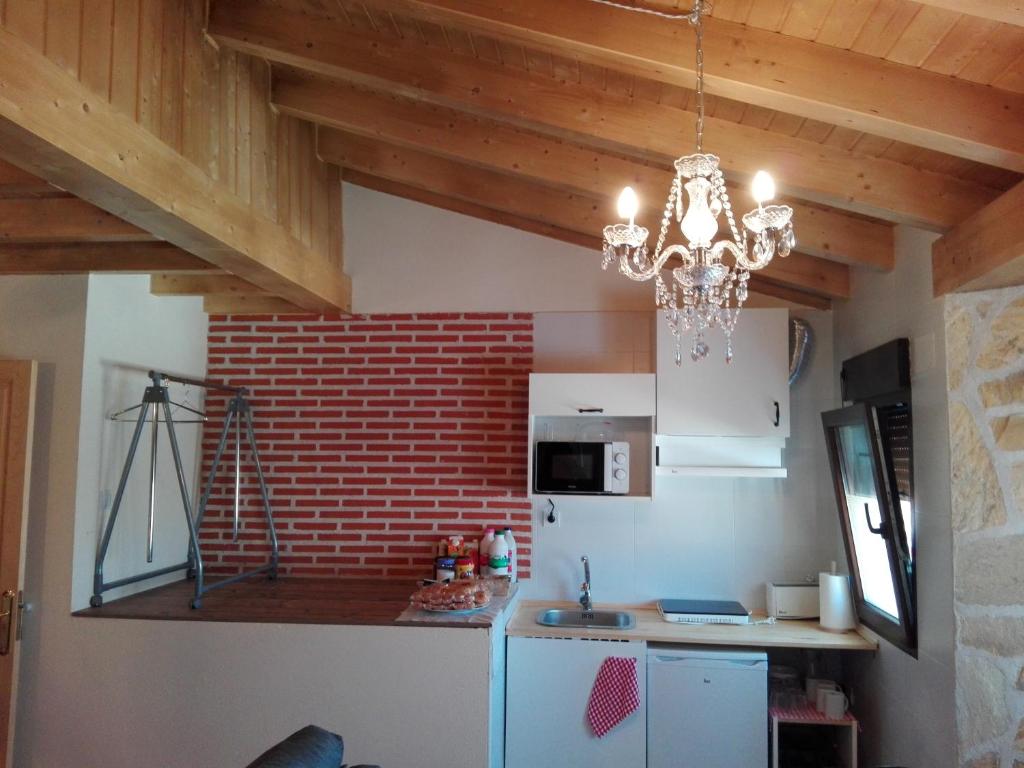 A kitchen or kitchenette at Abadía del Marqués de Avila