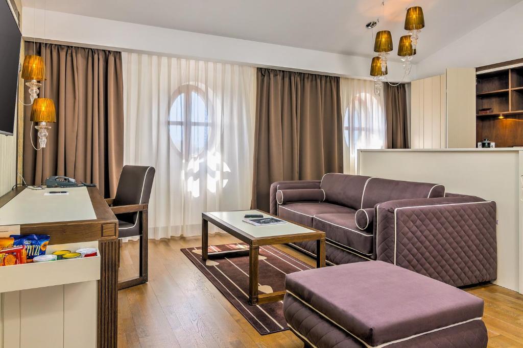 Posezení v ubytování Epoque Hotel - Relais & Chateaux