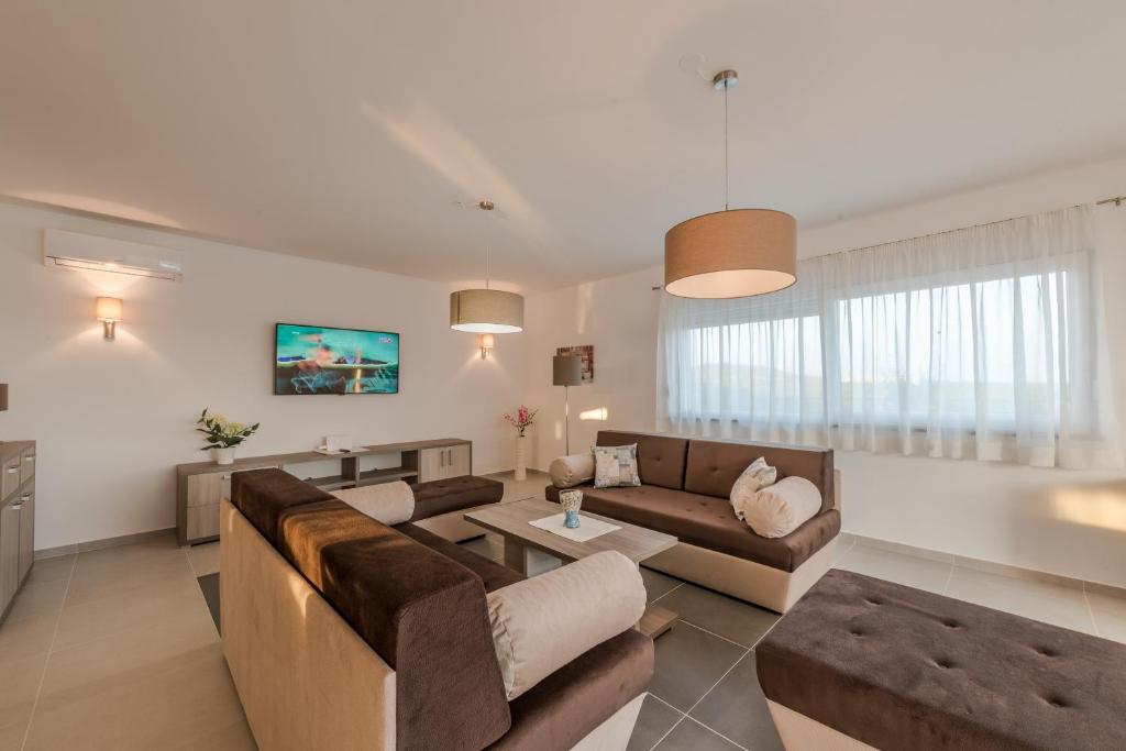 VILE DALMACIJA 365 Sukošan, Zadar county - Villa Con Piscina Privada