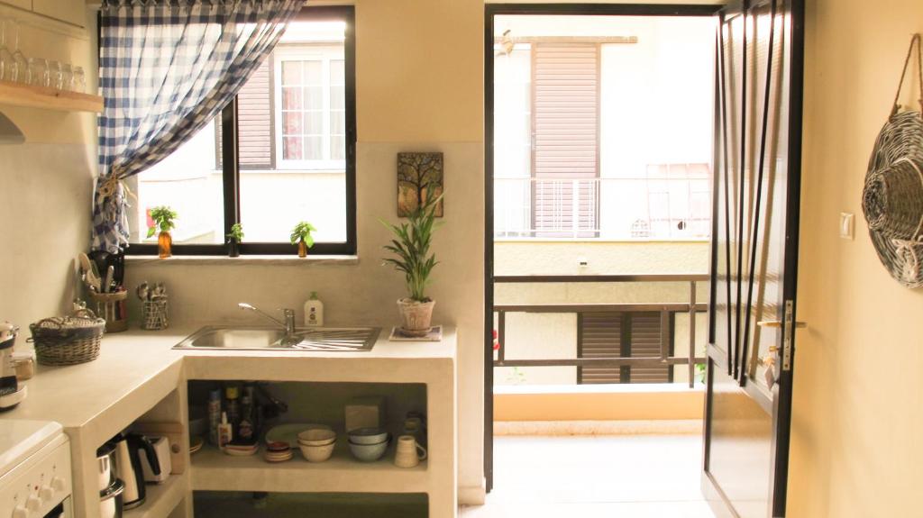 Rhodes Backpackers Boutique Hostel and Apartments - 18