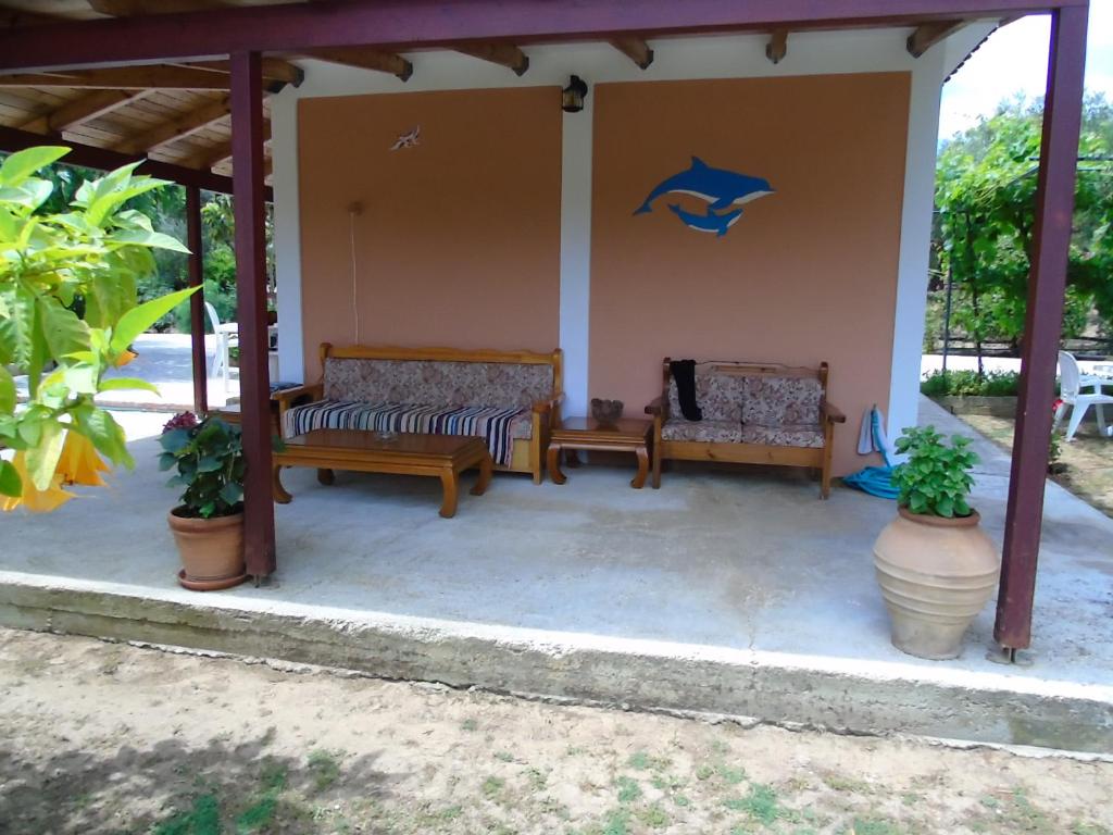 Patio alebo iná vonkajšia časť ubytovania Dimaras Apartments