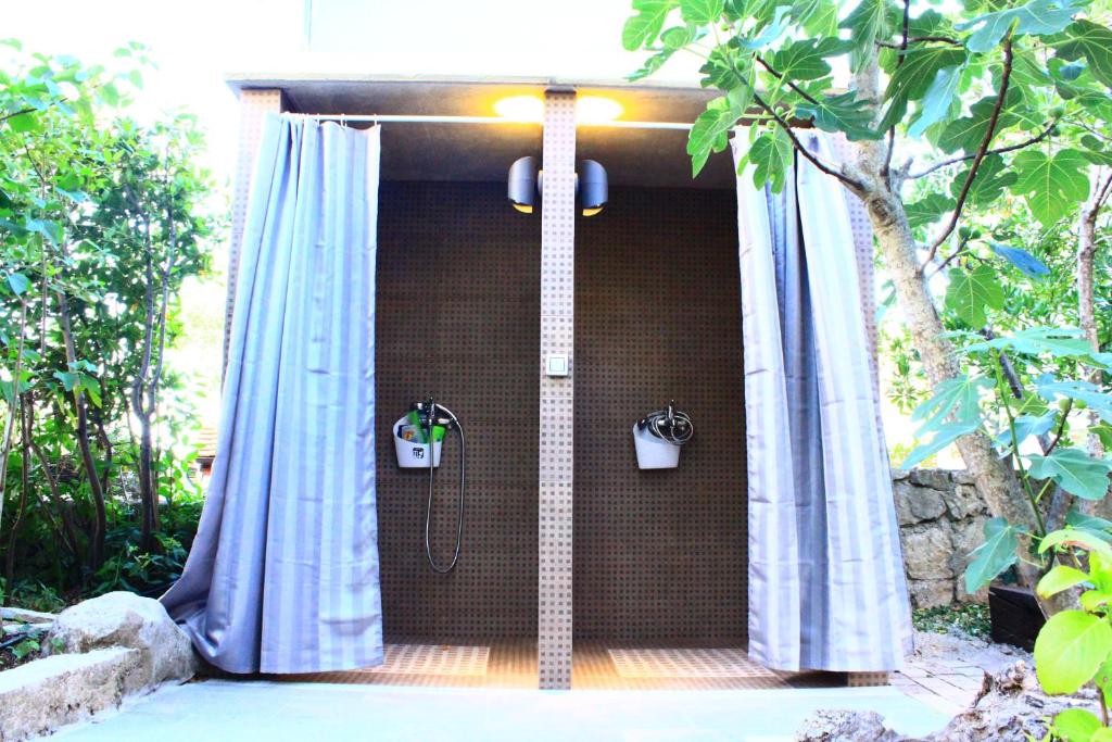 Fotografia z galérie ubytovania Apartment Surfer's lodge, nature driven with Sauna v destinácii Krk