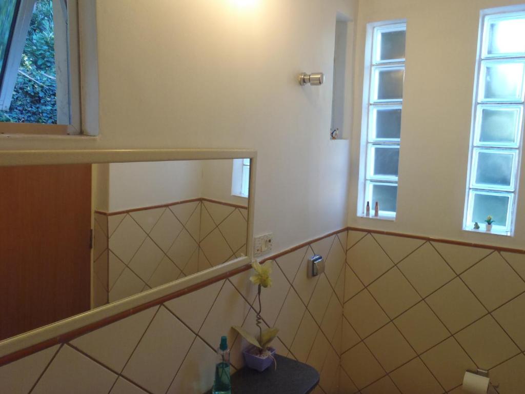  Sunny Interlagos Suite